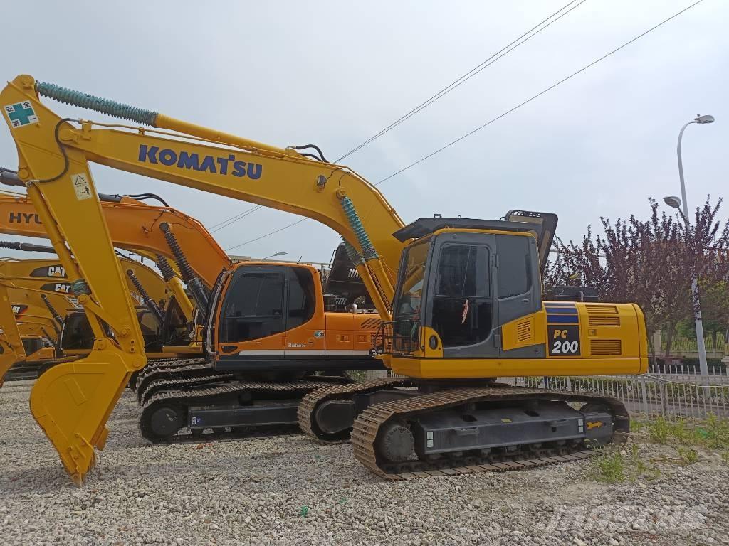 Komatsu PC 200 Excavatoare pe șenile
