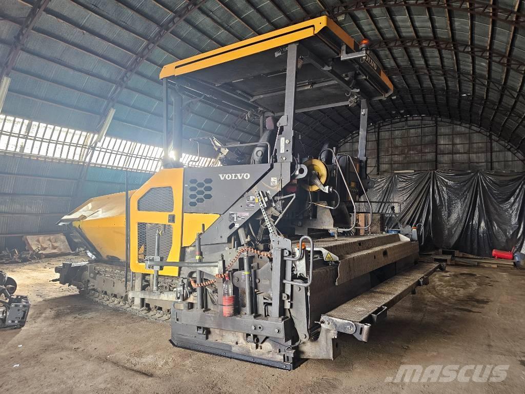 Volvo P6820C Pavatoare asfalt