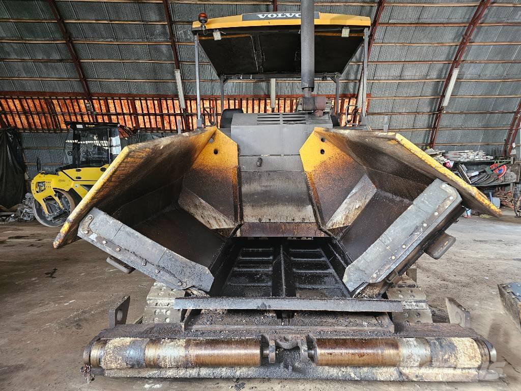 Volvo P6820C Pavatoare asfalt