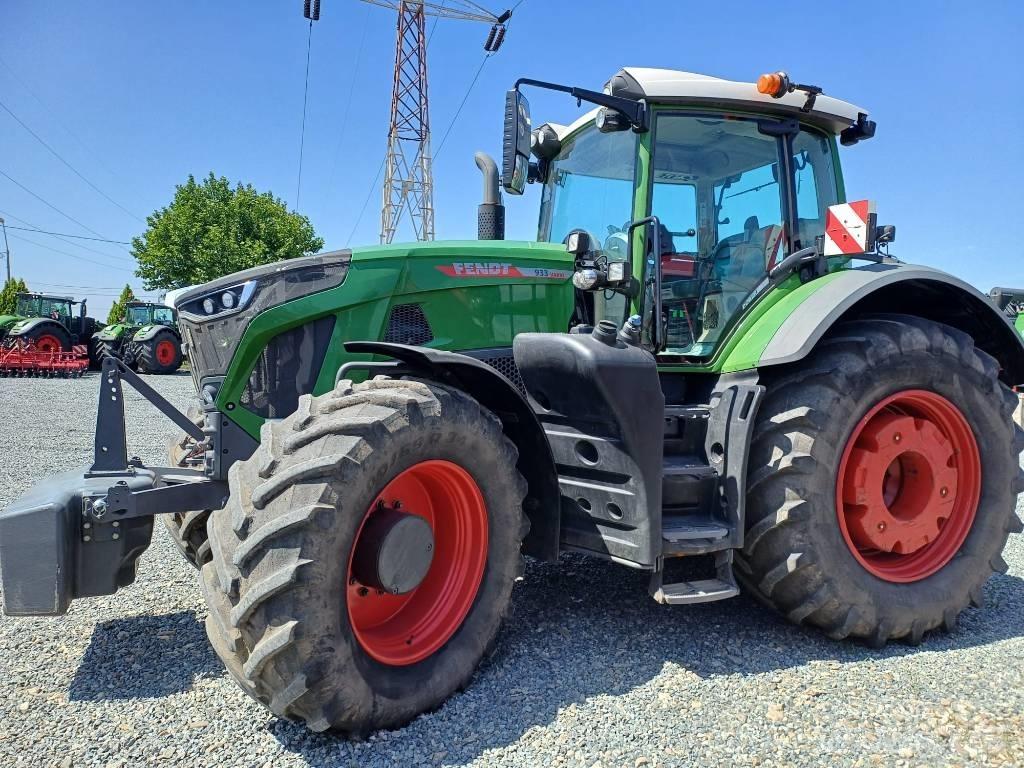 Fendt 933 Vario Tractoare