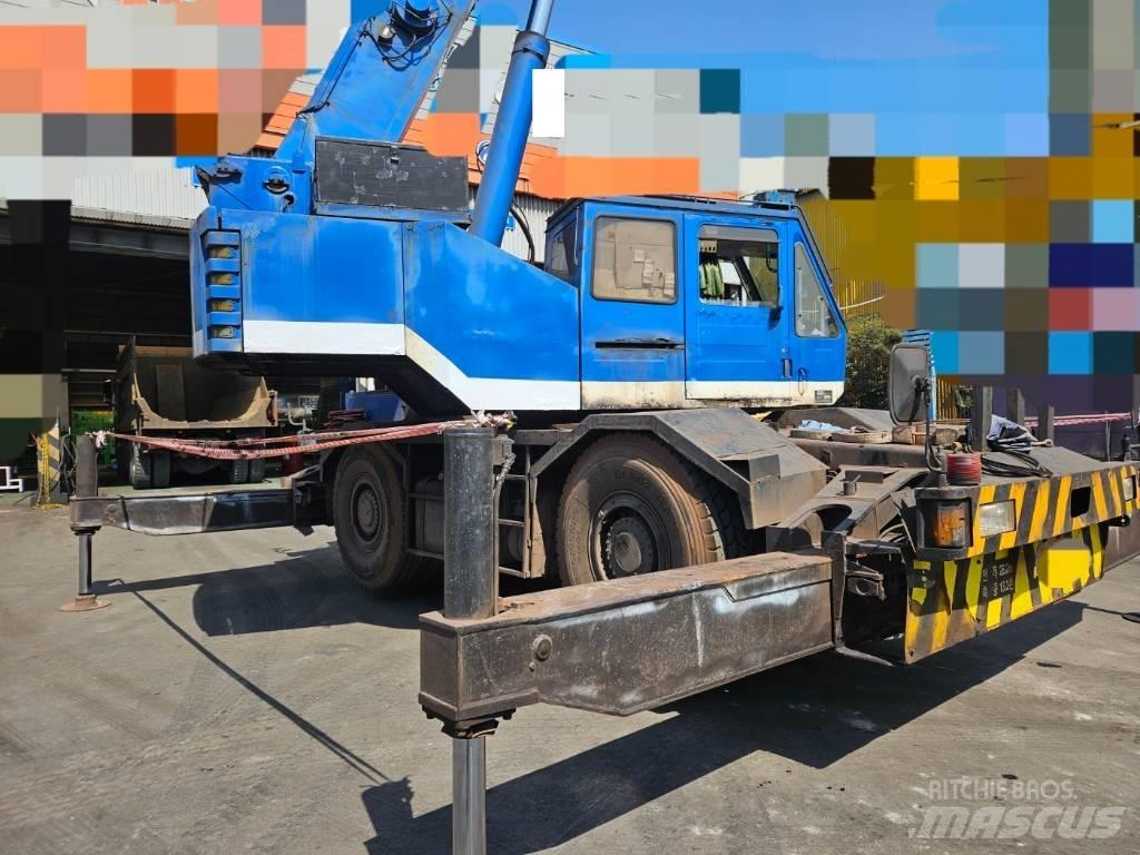Kobelco RK 250 Macara teren accidentat