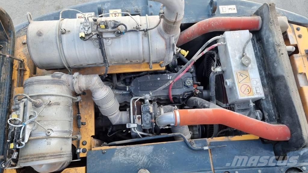 Hyundai HW 140 Excavatoare cu roti