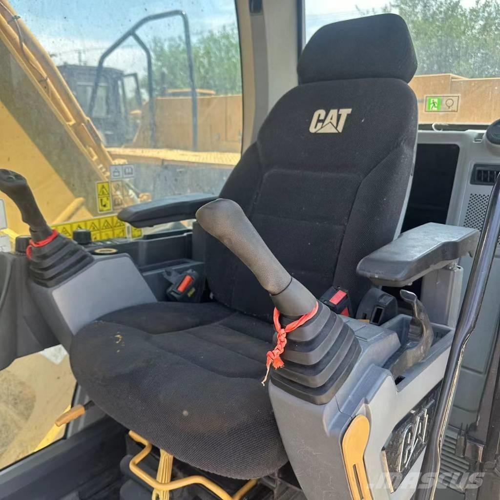 CAT 330 Excavatoare pe șenile
