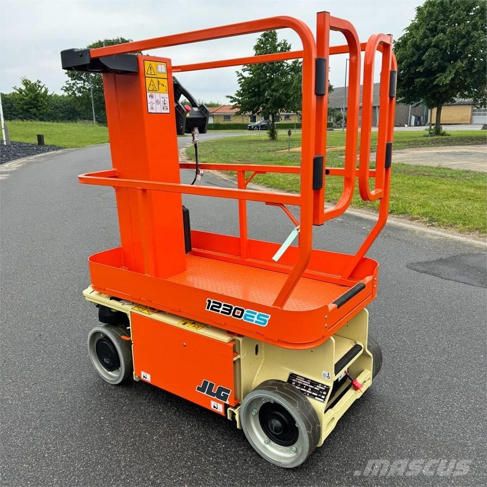 JLG 1230 ES Ascensoare verticale catarg