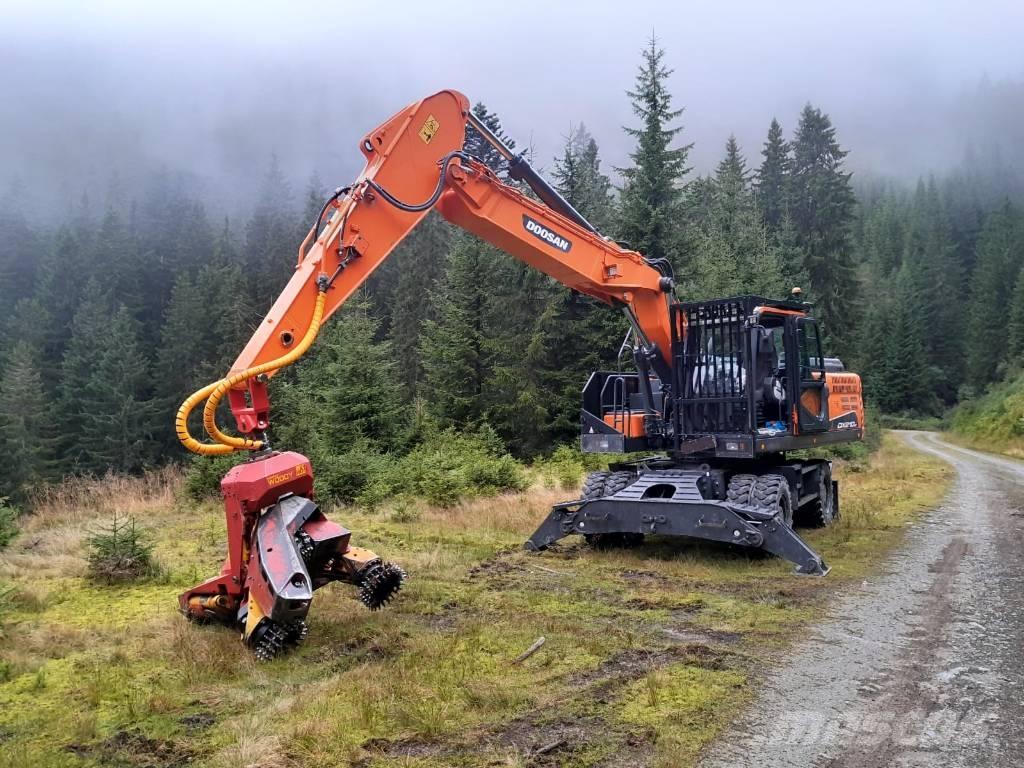 Doosan DX 210 W Excavatoare