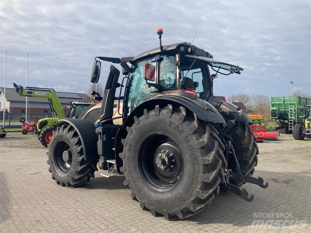 Valtra Q245 Tractoare