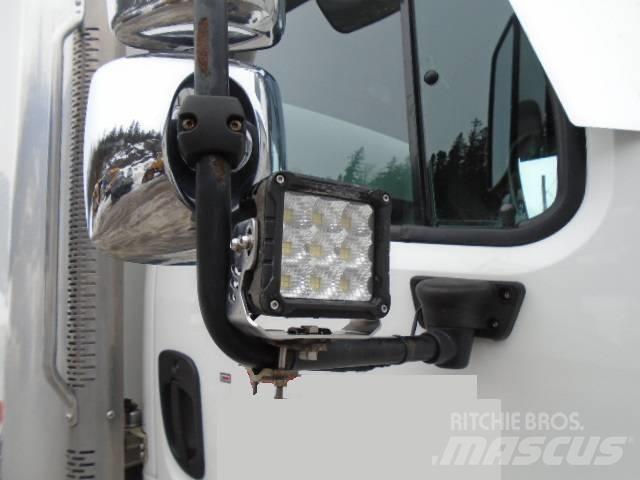 Freightliner M2 106 Autocamioane