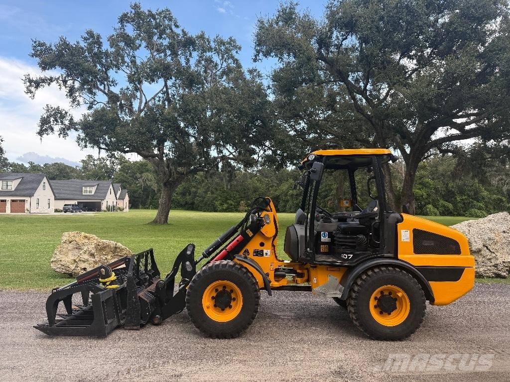 JCB 407 Incarcator pe pneuri