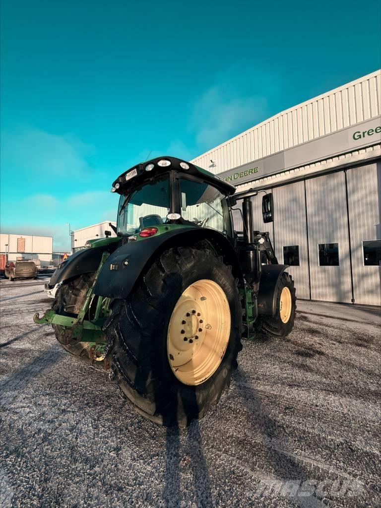John Deere 6215R AP Tractoare