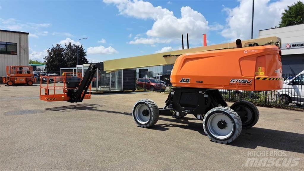 JLG 670SJ Nacele cu brat telescopic