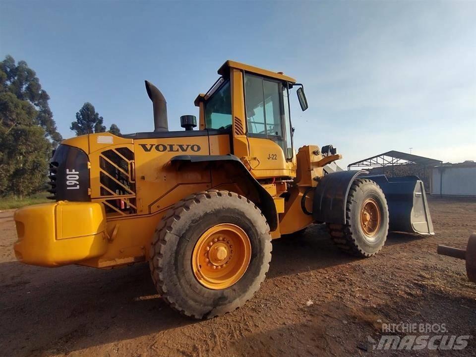 Volvo L90F Incarcator pe pneuri