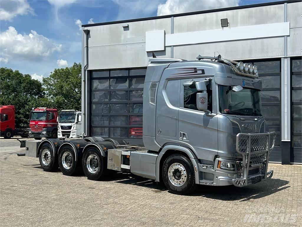 Scania R650 8x4 Camion cabina sasiu