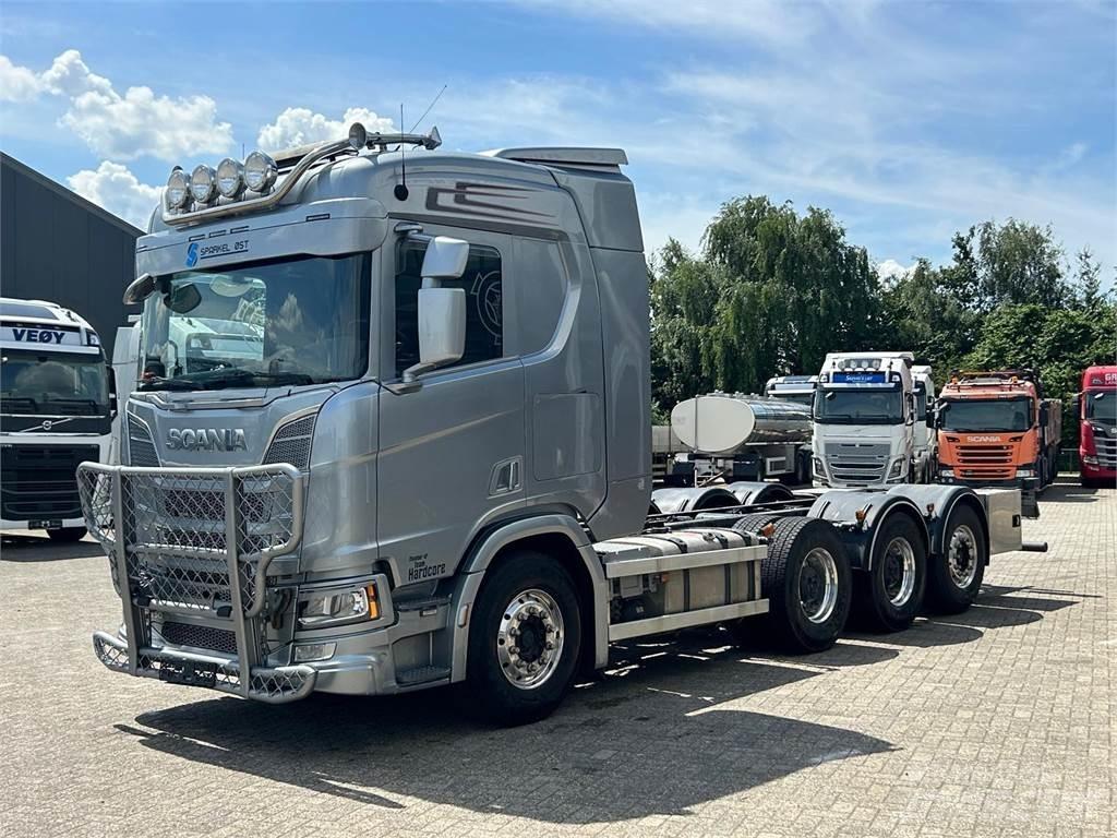 Scania R650 8x4 Camion cabina sasiu