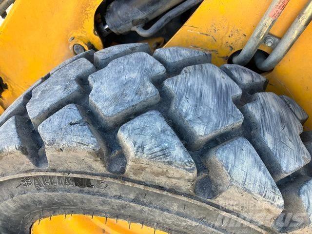 JCB 1CX EC Buldoexcavatoare