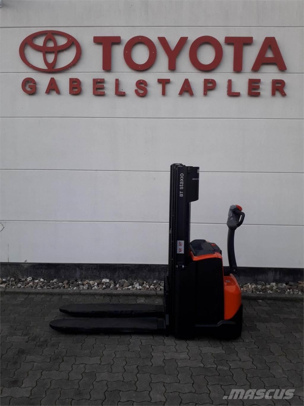 Toyota SWE120 Transpaleta manuala