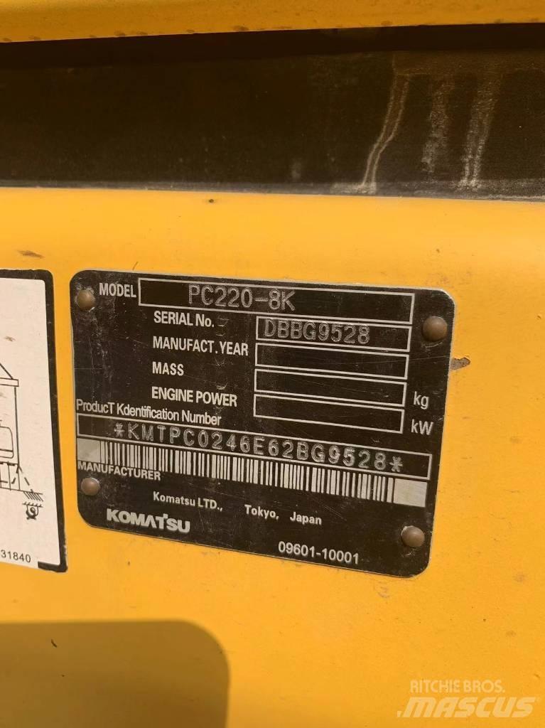 Komatsu PC 220-8 Excavatoare 7t - 12t