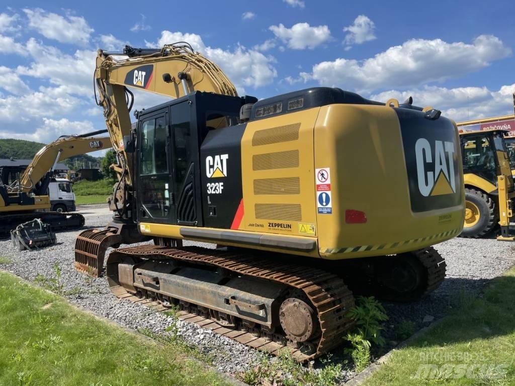 CAT 323F L Excavatoare pe șenile
