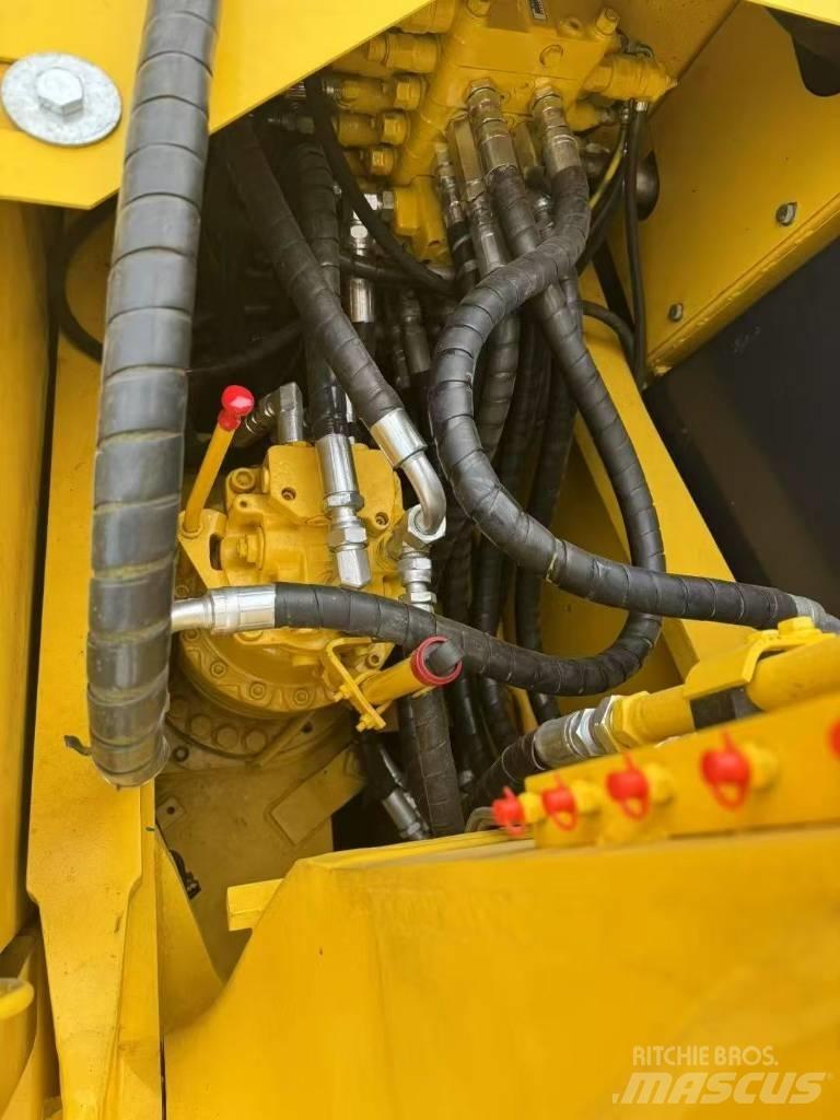 Komatsu 160-7 Excavatoare pe șenile
