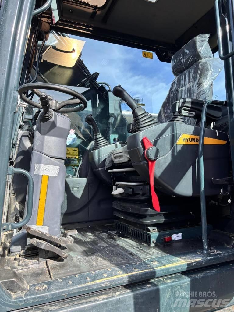 Hyundai HX 170ACR Excavatoare cu roti