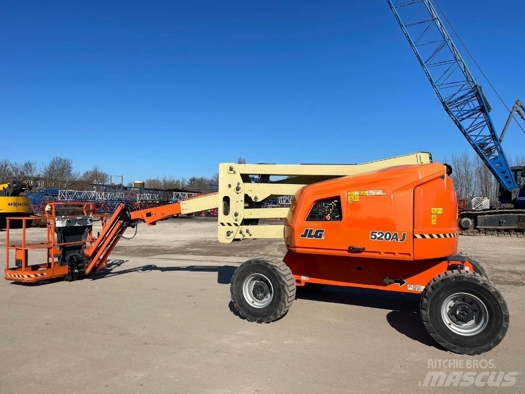 JLG 520 AJ Nacele cu brat articulat