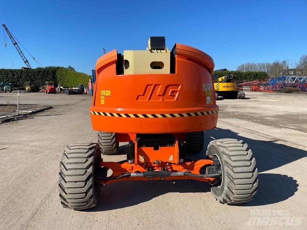 JLG 520 AJ Nacele cu brat articulat