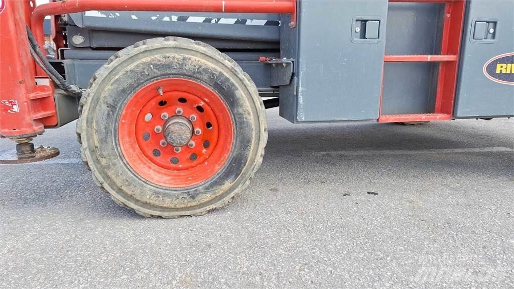 SkyJack 8841RT Platforme foarfeca