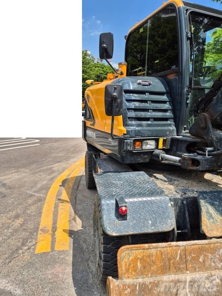 Hyundai 65A Excavatoare cu roti