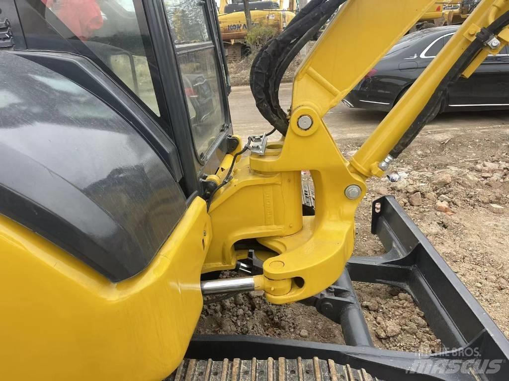 Komatsu PC 40MR Mini excavatoare < 7t