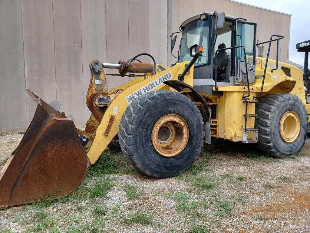 New Holland W271 Incarcator pe pneuri