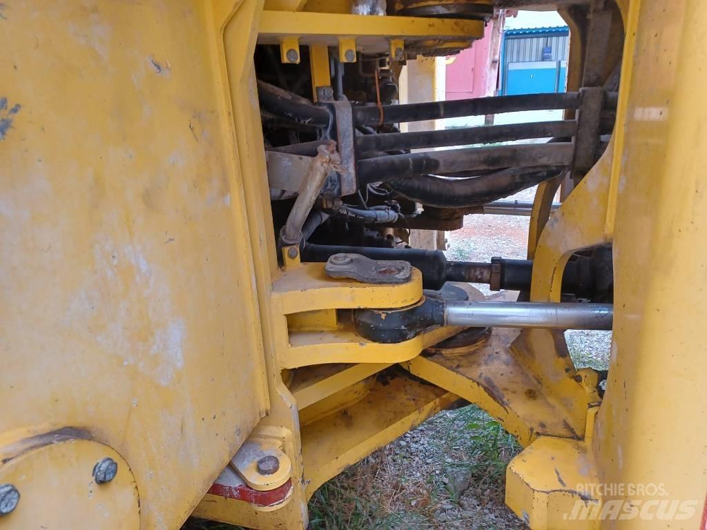 New Holland W271 Incarcator pe pneuri