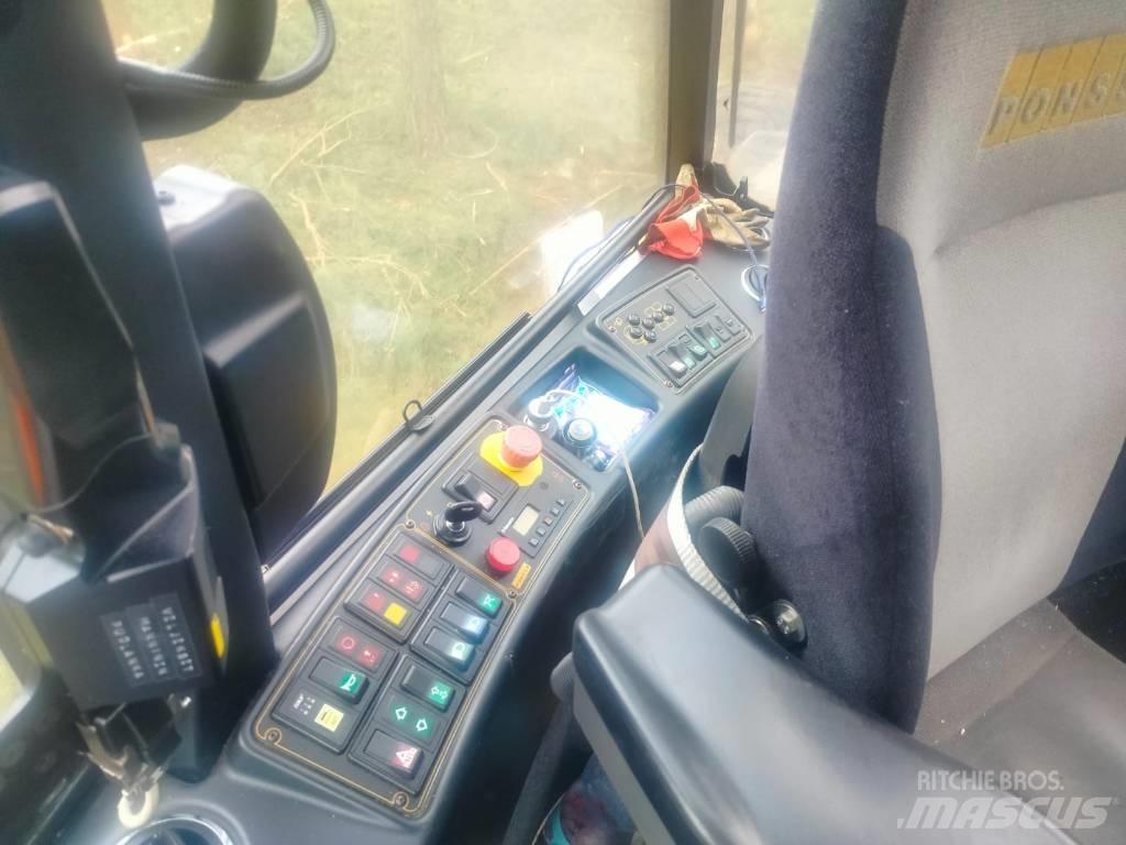 Ponsse Ergo 8W Combine forestiere