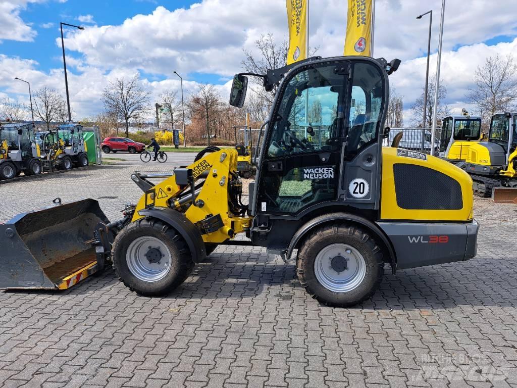 Wacker Neuson WL38 Incarcator pe pneuri
