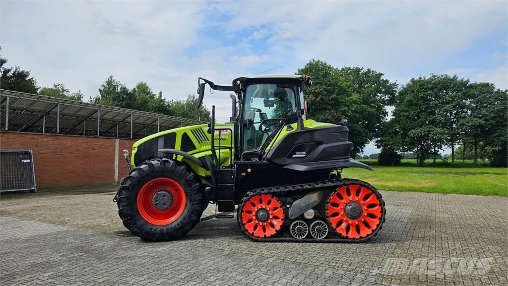 CLAAS Axion 930 TT Tractoare