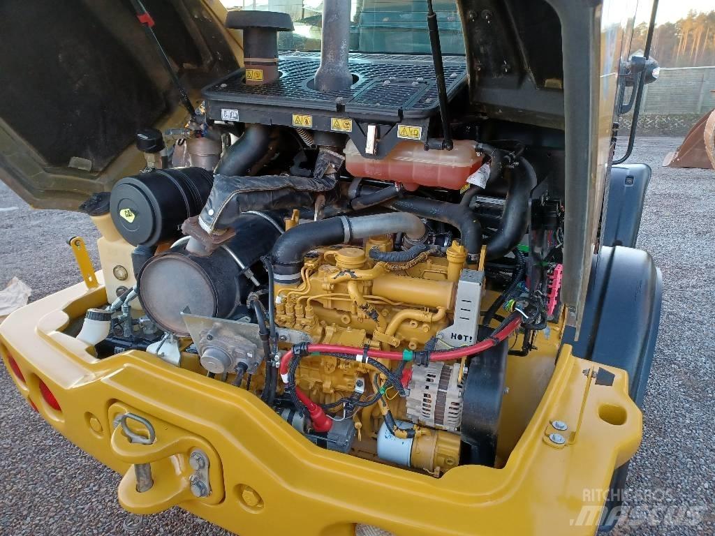 CAT 907 M Incarcator pe pneuri