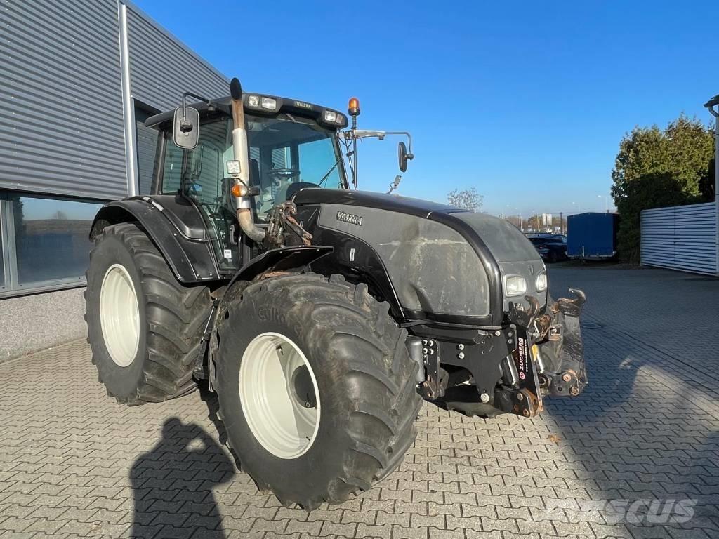 Valtra T151 tractor Tractoare