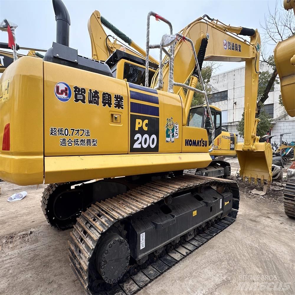 Komatsu PC 200 Excavatoare pe șenile

