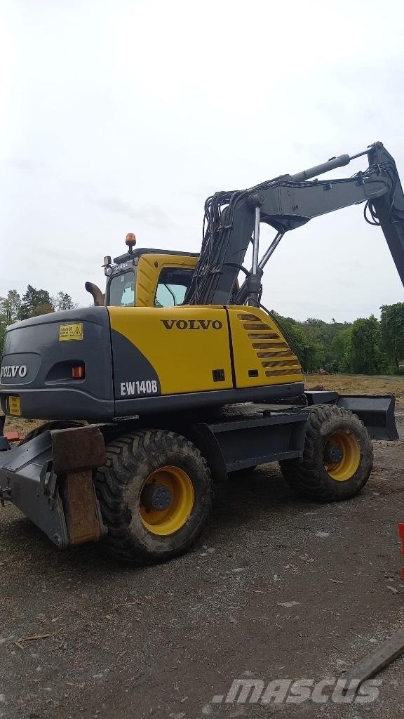 Volvo EW 140 B Excavatoare cu roti
