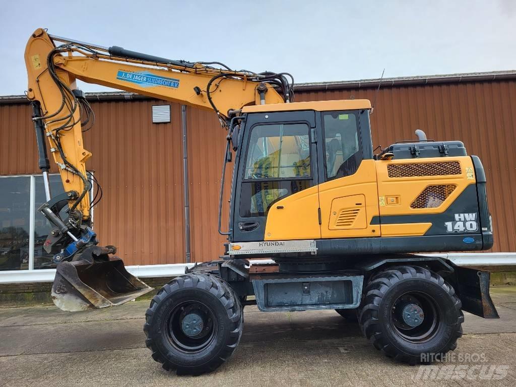 Hyundai HW 140 Macara teren accidentat