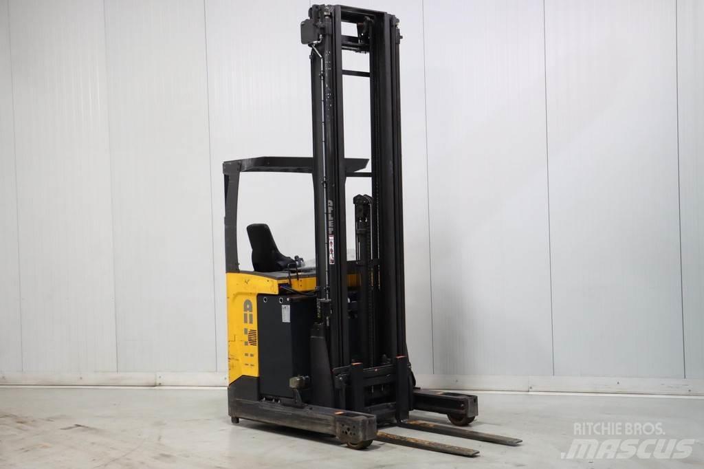 Atlet UMS160D Stivuitor cu catarg retractabil