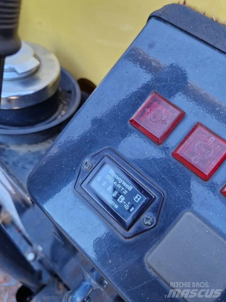 Yanmar C12R-B Autobasculante cu senile