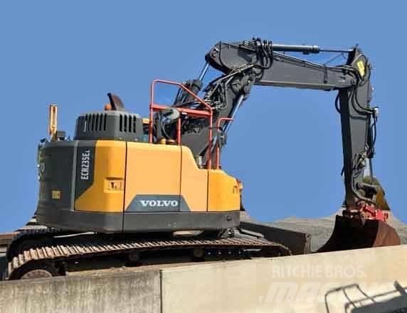 Volvo ECR 235 E Excavatoare pe șenile
