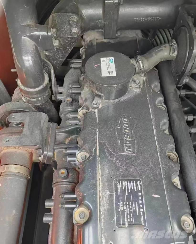 Doosan DX 220 Excavatoare pe șenile
