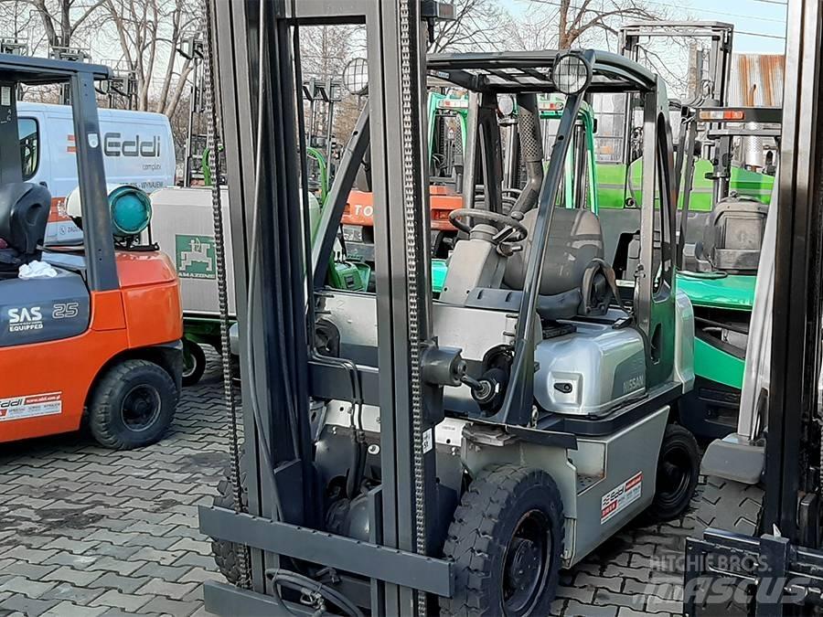 Nissan Y1D2A25Q Stivuitor diesel