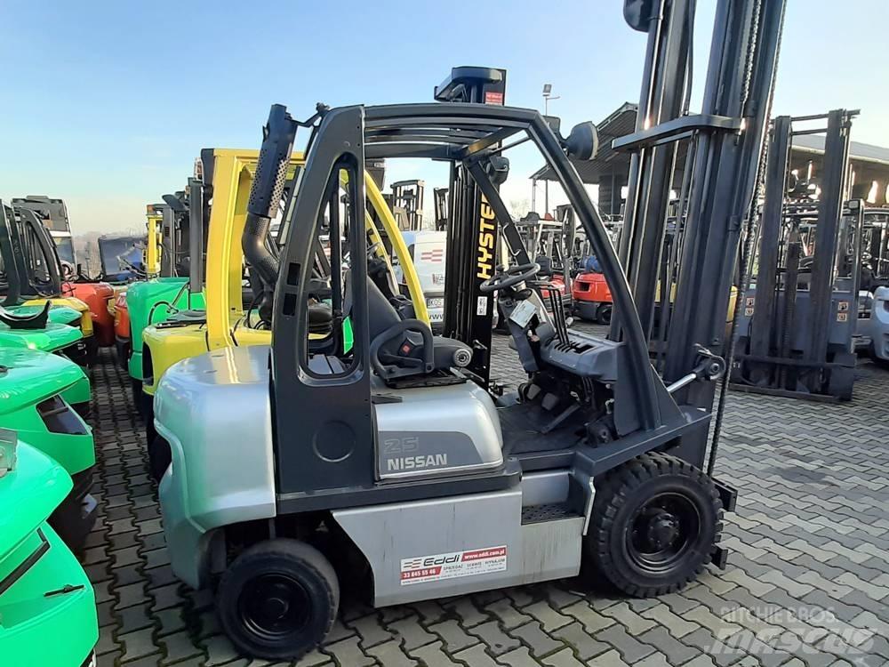 Nissan Y1D2A25Q Stivuitor diesel