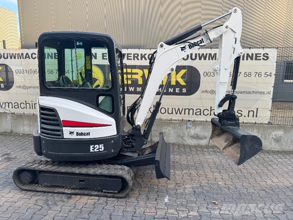 Bobcat E25 Mini excavatoare < 7t
