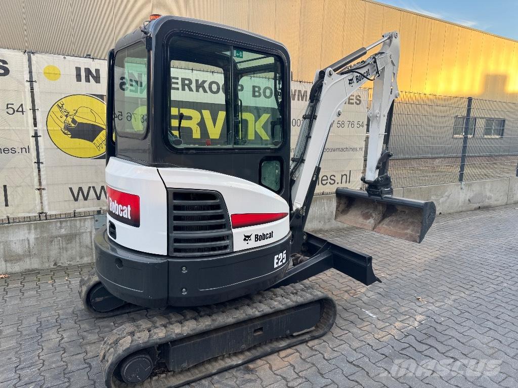 Bobcat E25 Mini excavatoare < 7t