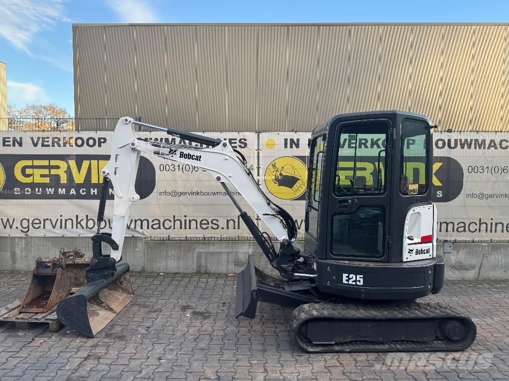 Bobcat E25 Mini excavatoare < 7t