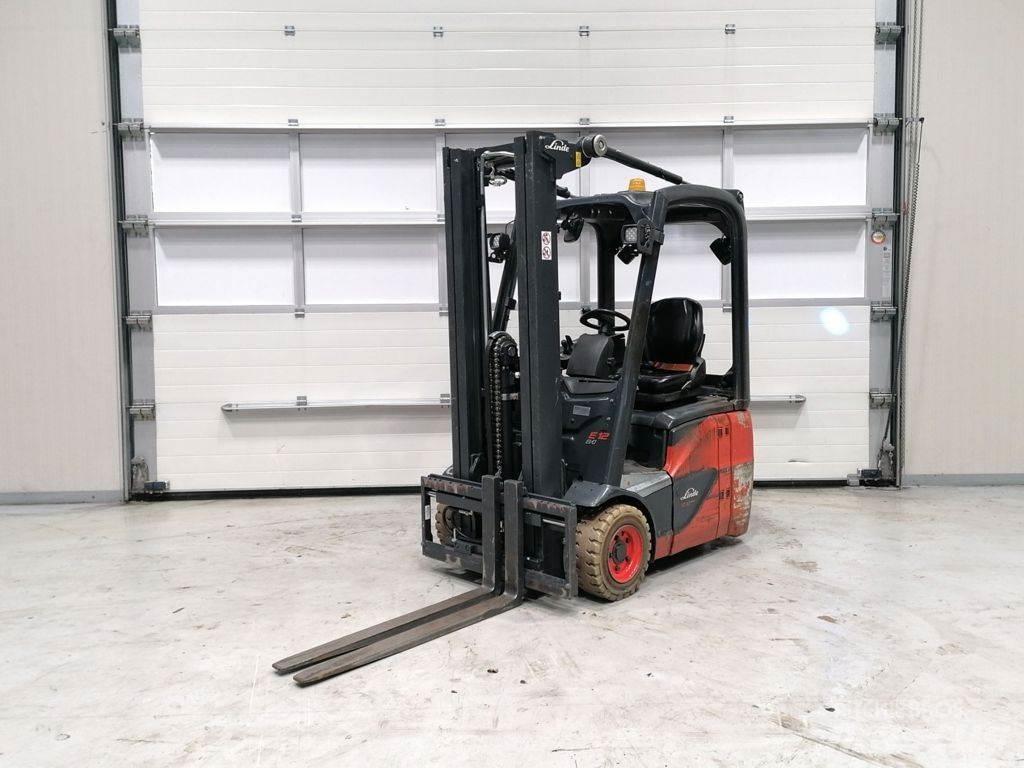 Linde E12-02 Stivuitor electric