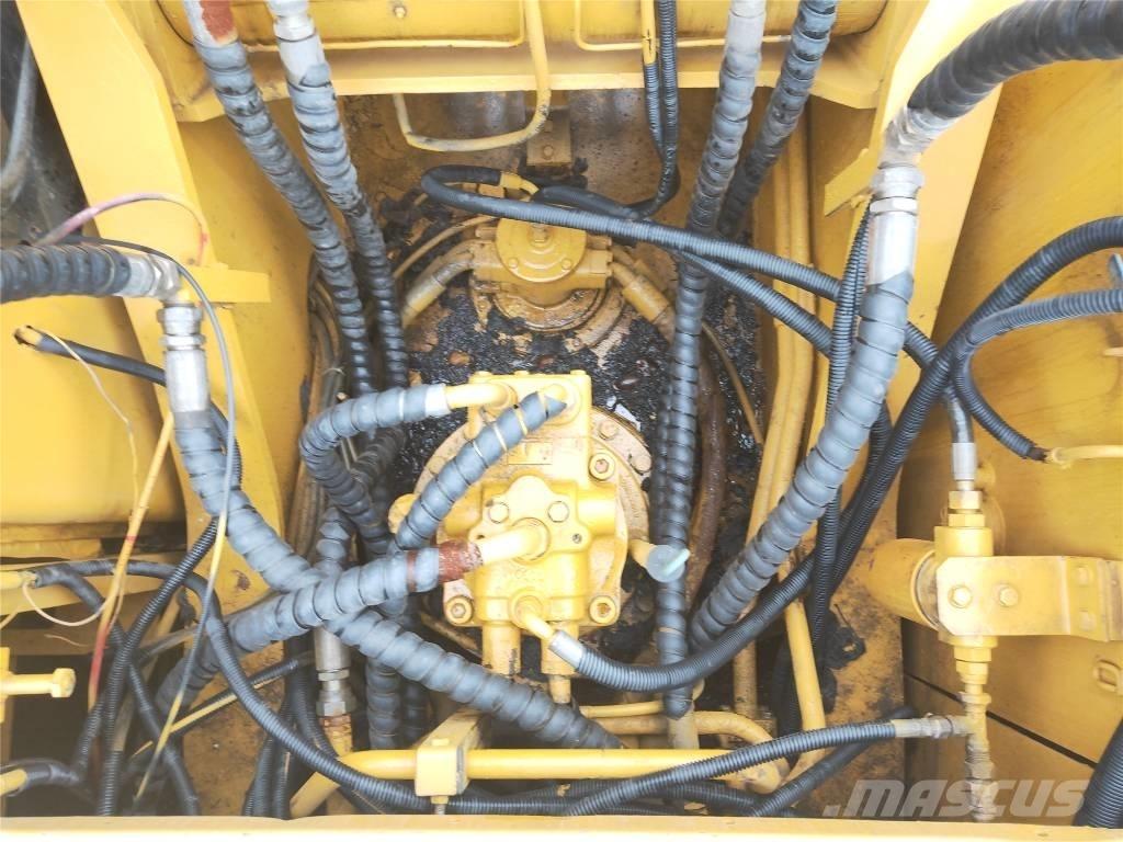 CAT 320B Excavatoare pe șenile
