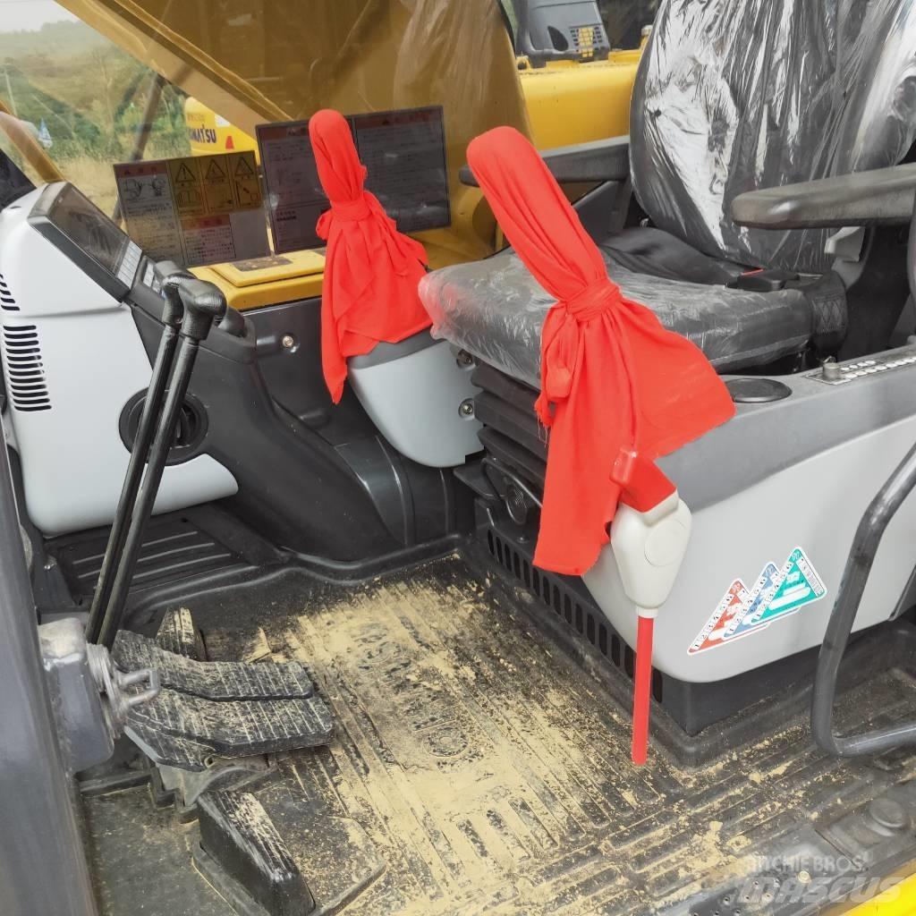 Komatsu PC200-8 Excavatoare pe șenile
